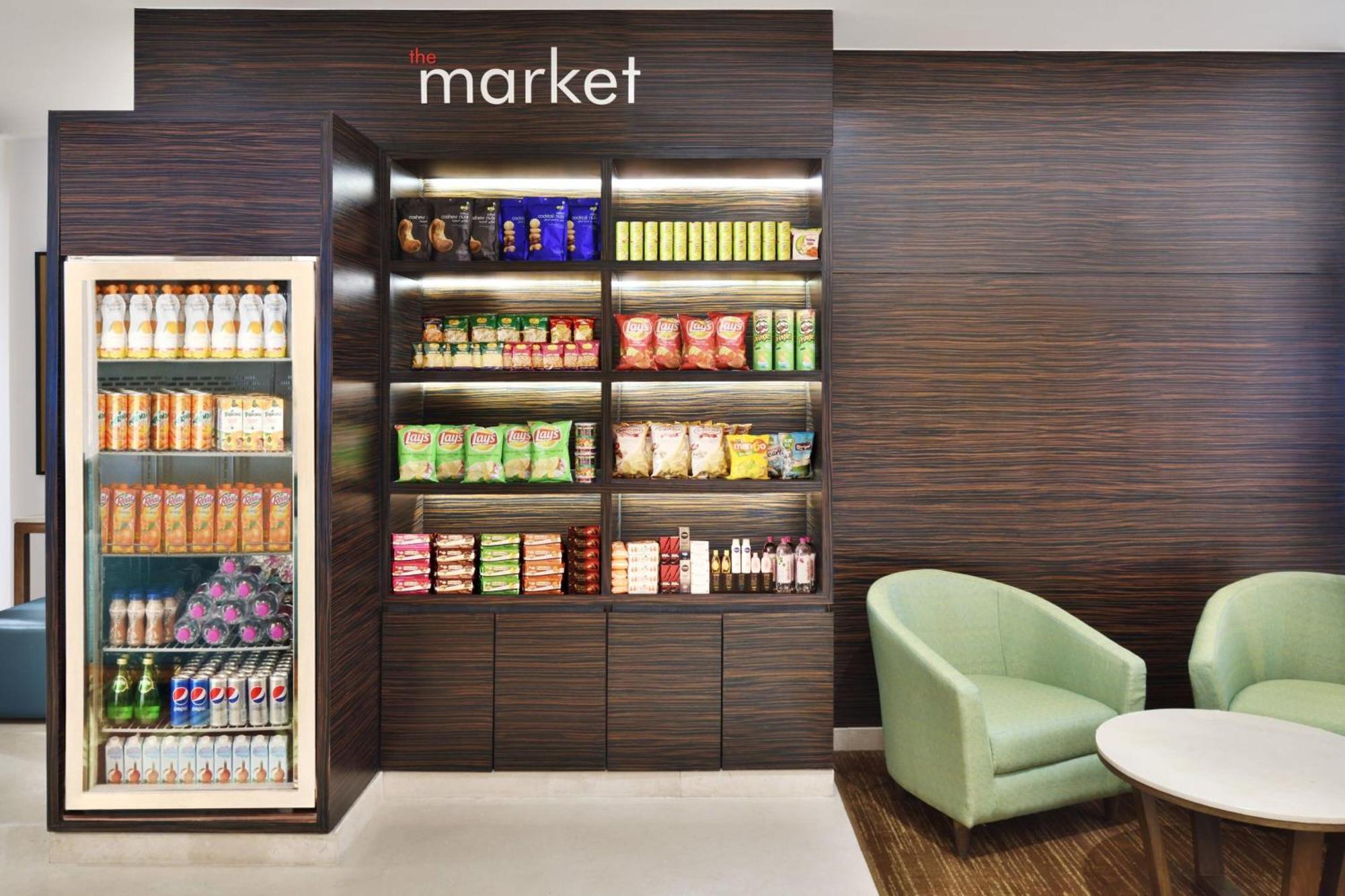 Отель Fairfield By Marriott Bengaluru Whitefield Экстерьер фото