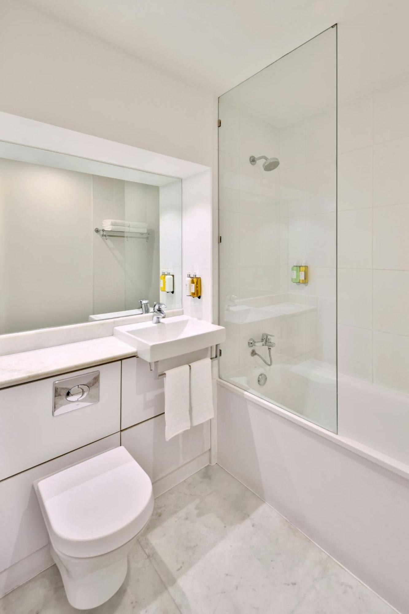 Отель Fairfield By Marriott Bengaluru Whitefield Экстерьер фото