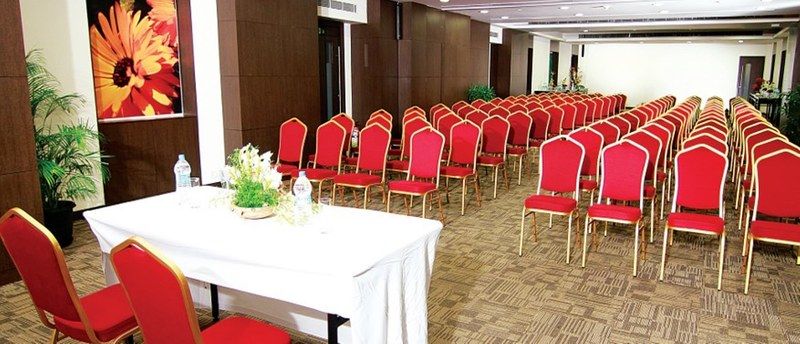 Отель Fairfield By Marriott Bengaluru Whitefield Экстерьер фото