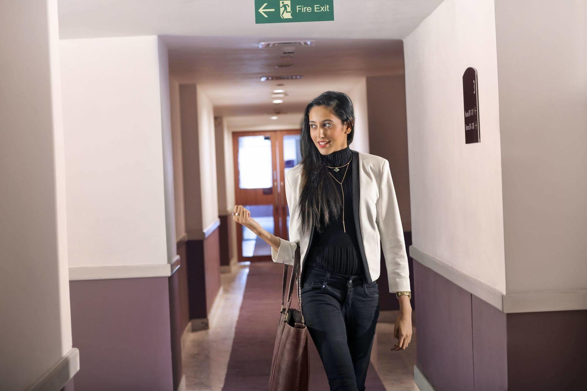 Отель Fairfield By Marriott Bengaluru Whitefield Экстерьер фото